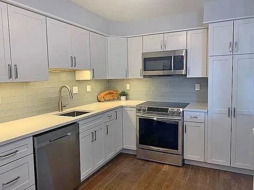 206-20 Hammond Pond Pkwy, Chestnut Hill, MA, 02467-2179 | Card Image