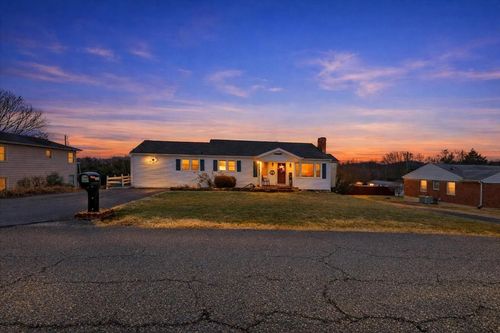 320 Sherwood Road, Bristol, VA, 24201 | Card Image