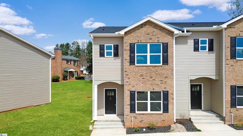 52-215 Duncan Chapel Rd, Greenville, SC, 29617-8219 | Card Image