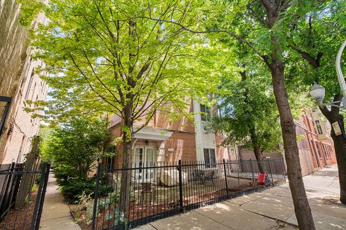 b-1815 N Sheffield Ave, Chicago, IL, 60614-8699 | Card Image