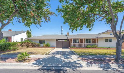 11615 185th St, Artesia, CA, 90701-5577 | Card Image