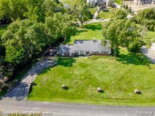 3260 Chickering Ln, Bloomfield Hills, MI, 48302-1412 | Card Image