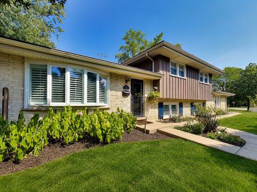 116 W Central Rd, Arlington Heights, IL, 60005-2555 | Card Image