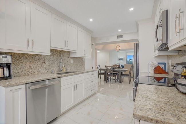 APT-401 - 3326 Arcara Way, Condo with 3 bedrooms, 2 bathrooms and null parking in Lake Worth FL | Image 10