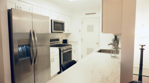 apt-6g-21 Lake St, White Plains, NY, 10603-3866 | Card Image