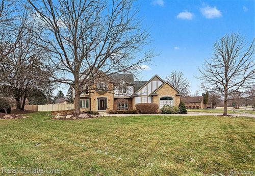 54990 Sherwood Ln, Shelby Twp, MI, 48315-1550 | Card Image