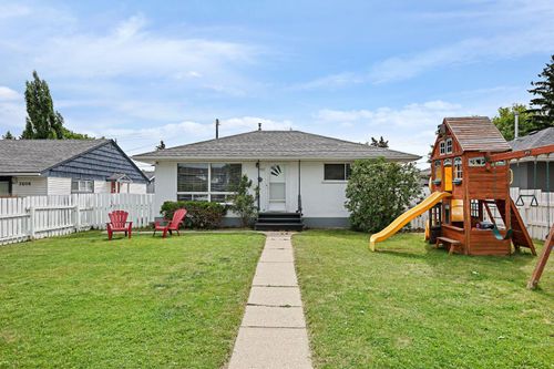 2612 Glencastle Street Sw, Calgary, AB, T3E4C7 | Card Image