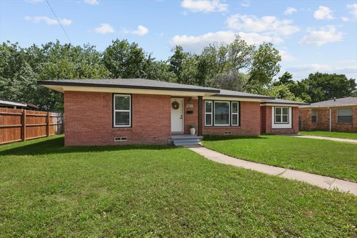 1718 Heather Rd, Gainesville, TX, 76240-5110 | Card Image