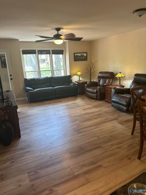 4937 Seven Pine Cir, Huntsville, AL, 35816-1317 | Card Image