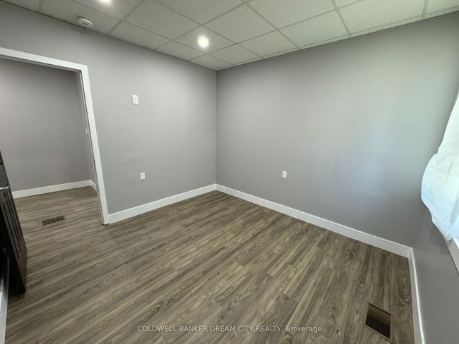 93 Main St, House other with 5 bedrooms, 5 bathrooms and 6 parking in Highgate ON | Image 17