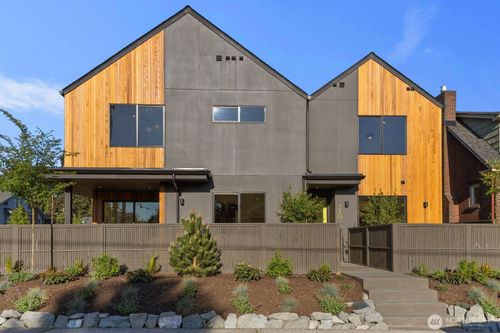 3305 S Hanford Street, Seattle, WA, 98144 | Card Image
