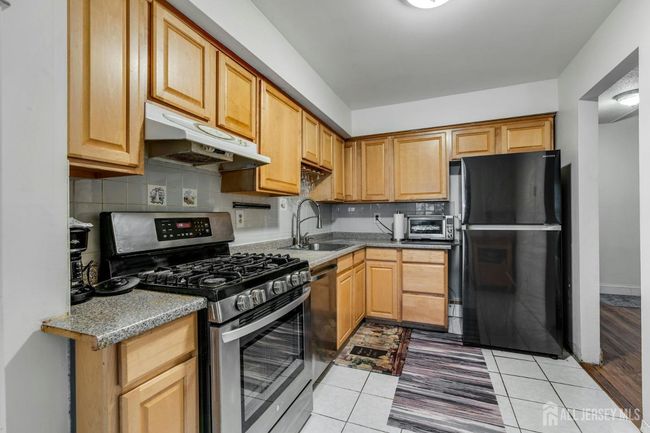 1 Pheasant Run, Townhouse with 2 bedrooms, 3 bathrooms and null parking in Edison NJ | Image 11