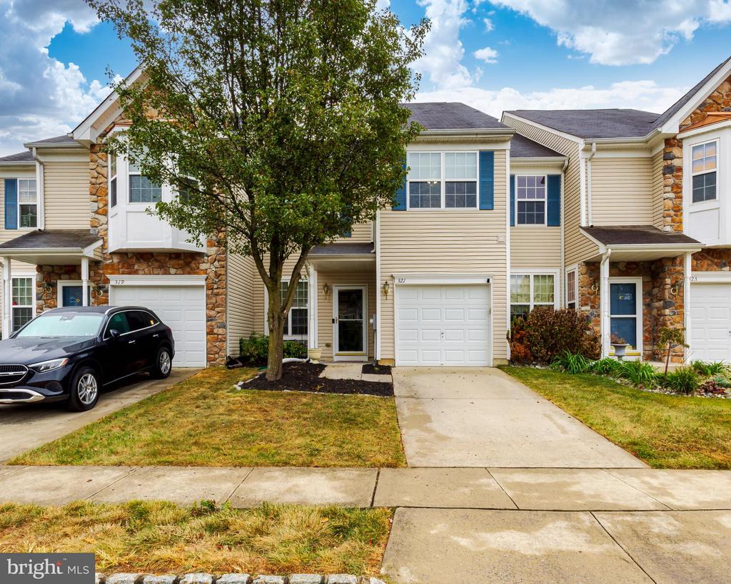 Chancellor Dr, Woodbury, NJ 08096
