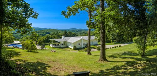 21 Overlook Dr, Pawling, NY, 12564-2011 | Card Image