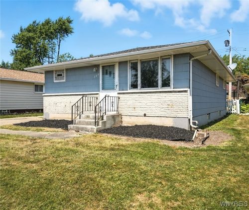 208 Poinciana Pkwy, Cheektowaga, NY, 14225-5212 | Card Image