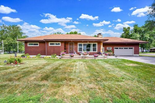 320 S 4th St, Wapella, IL, 61777-9609 | Card Image