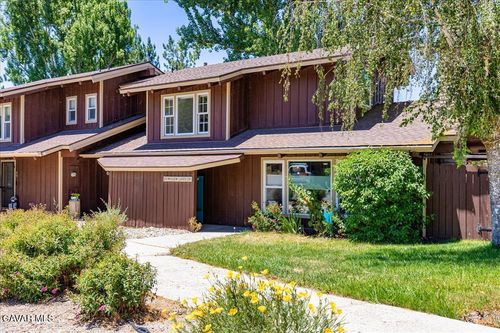 93 Meadow Lakes Dr, Tehachapi, CA, 93561-9685 | Card Image