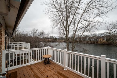 524 Laurel Lake Rd, Thiensville, WI, 53092-1225 | Card Image