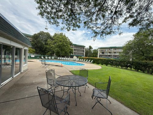 511-10501 Cedar Lake Rd, Minnetonka, MN, 55305-3312 | Card Image