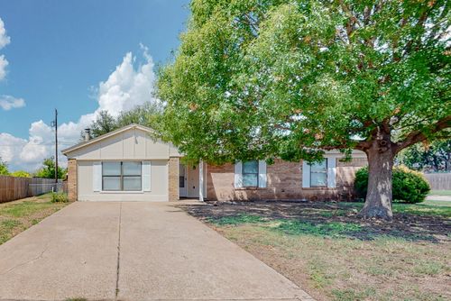 1500 Berry Dr, Cleburne, TX, 76033-6923 | Card Image