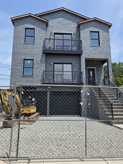41 E 16th St, Bayonne, NJ, 07002-4419 | Card Image