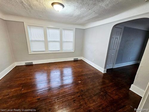 5520 Haverhill St, Detroit, MI, 48224-3245 | Card Image