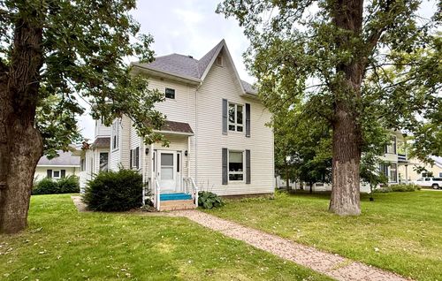 803 N Broadway Ave, Le Roy, MN, 55951-6746 | Card Image