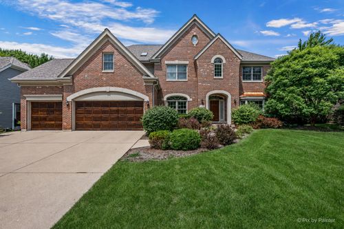 1105 Thoroughbred Cir, St. Charles, IL, 60174-5840 | Card Image