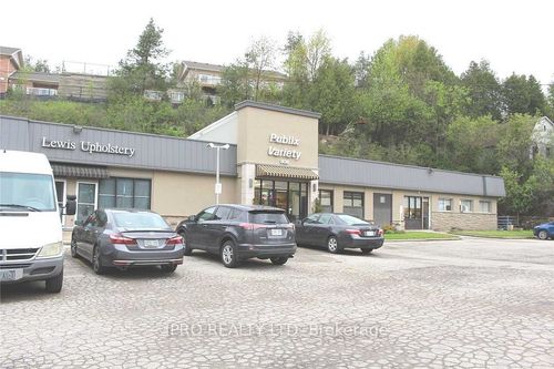 808 York Rd, Guelph, ON, N1E6A6 | Card Image