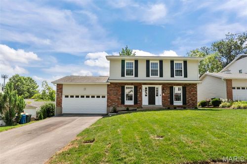 832 Hanamoor Ct, Saint Louis, MO, 63122-3223 | Card Image
