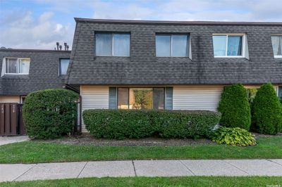 178 - 178 Feller Drive, Condo with 3 bedrooms, 1 bathrooms and null parking in Central Islip NY | Image 1