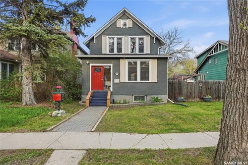 2035 Elphinstone St, Regina, SK, S4T3N5 | Card Image