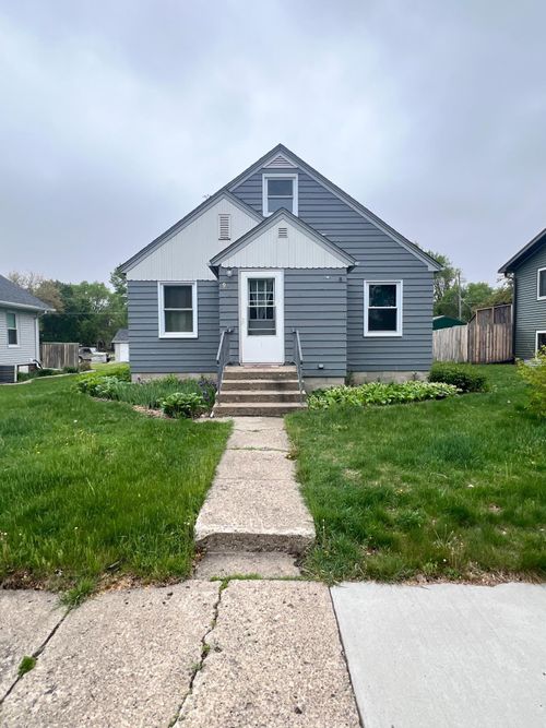 905 12th Ave, Clarkfield, MN, 56223-1328 | Card Image