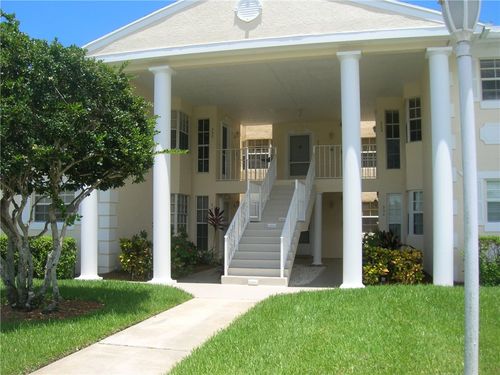 208-720 Lake Orchid Cir, Vero Beach, FL, 32962-8593 | Card Image