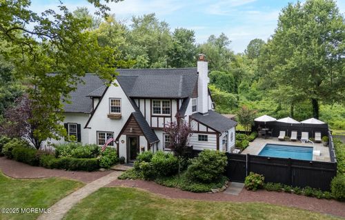 21 Buttonwood Dr, Shrewsbury, NJ, 07702-4426 | Card Image