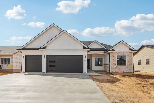 224 Falcon Ct, SAUK CITY, WI, 53583-9325 | Card Image