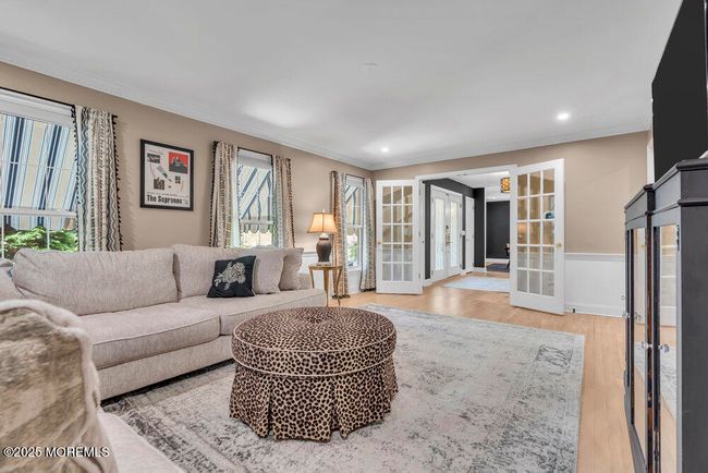 Living Room | Image 36