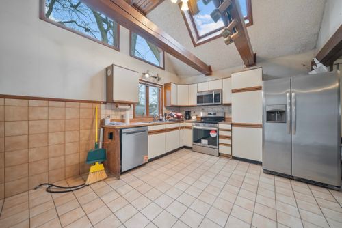 57 Mcphail St, Manchester, NH, 03104-1550 | Card Image