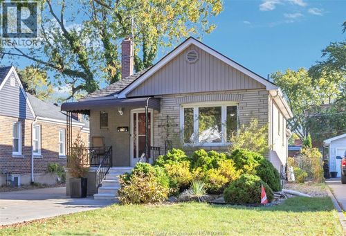 914 Thompson Blvd, Windsor, ON, N8S2G8 | Card Image