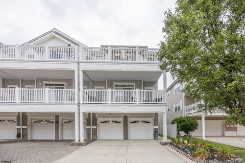 1-135 E Baker Ave, Wildwood, NJ, 08260-4606 | Card Image