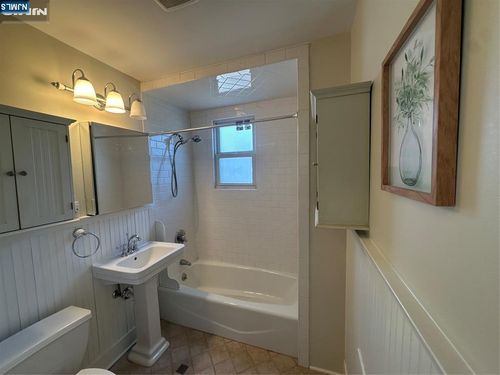 17 Laura Ave, Nutley, NJ, 07110-1016 | Card Image