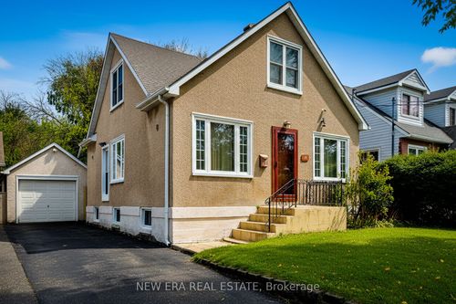 38 Haig St, Saint Catharines, ON, L2R6K8 | Card Image