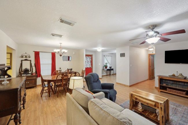 3 - 13872 Shellhammer Rd, House other with 4 bedrooms, 2 bathrooms and null parking in Winnie TX | Image 5