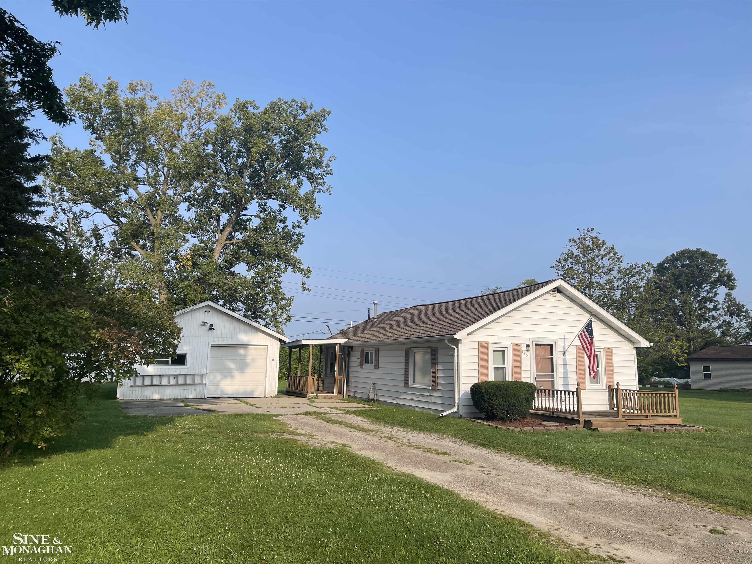 Lincoln Ave, Kimball, MI 48074