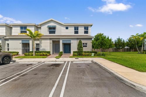 377 Ne 1st Dr, Florida City, FL, 33034-2274 | Card Image