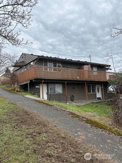 3919 2nd Ave Nw, Seattle, WA, 98107-4914 | Card Image