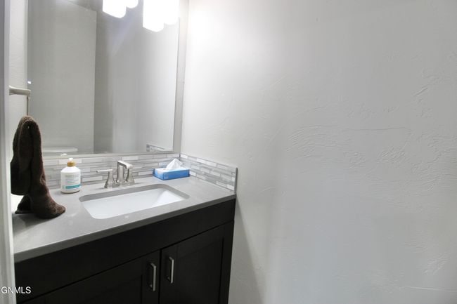 bathroom off mudroom | Image 10