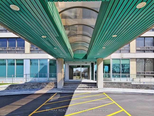 902 - 330 Mill St S, Condo with 3 bedrooms, 2 bathrooms and null parking in Brampton ON | Image 4