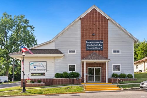 304 W Main St, Syracuse, IN, 46567-1127 | Card Image