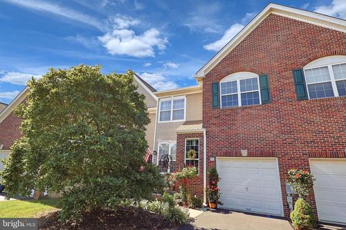 90 Dispatch Dr, WASHINGTON CROSSING, PA, 18977-1167 | Card Image